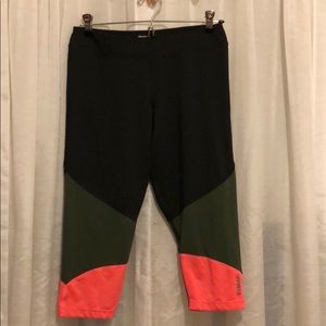 Reebok PlayDry knee length workout bottoms